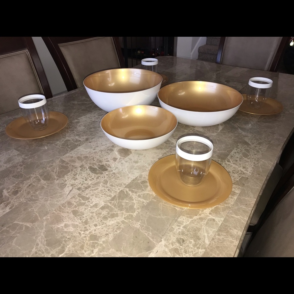 Tupperware Gold Chic Dining Set - Picture 4 of 5